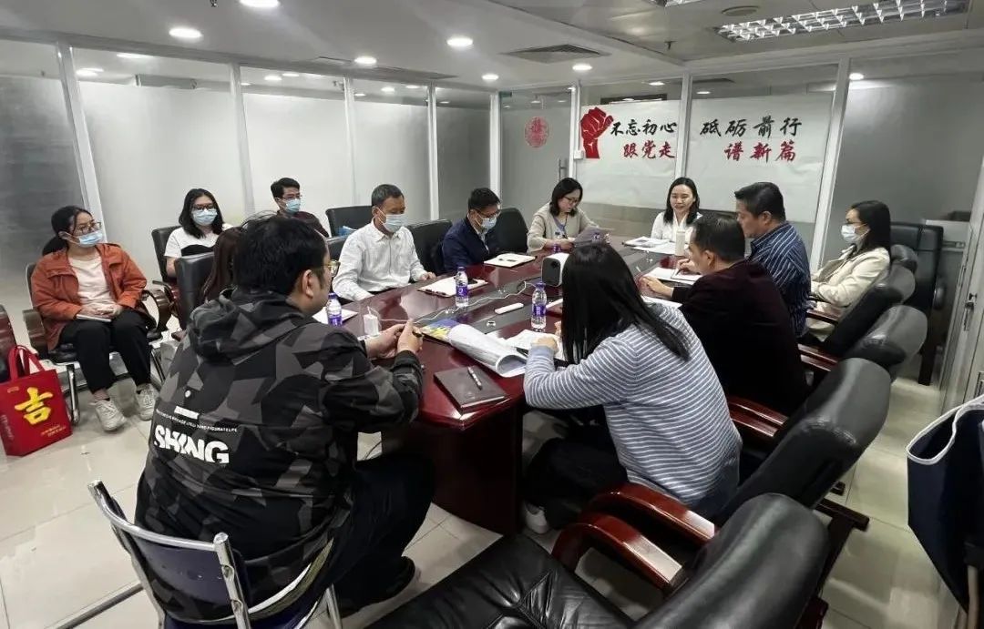揮楫奮進敢擔當 鏗鏘玫瑰綻芳華