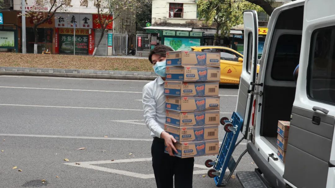 心系抗疫一線 彰顯國企擔當 一一省食品以實際行動助力抗疫一線