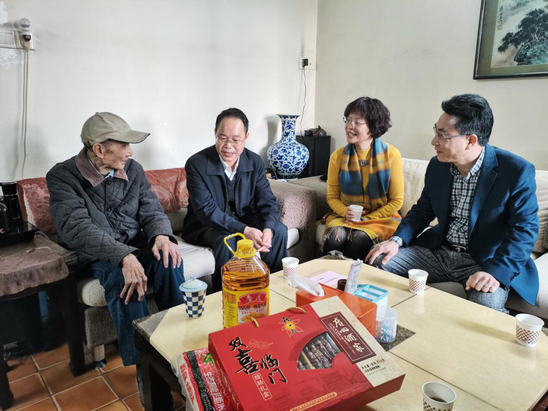 廣新集團開展2021年春節走訪慰問活動