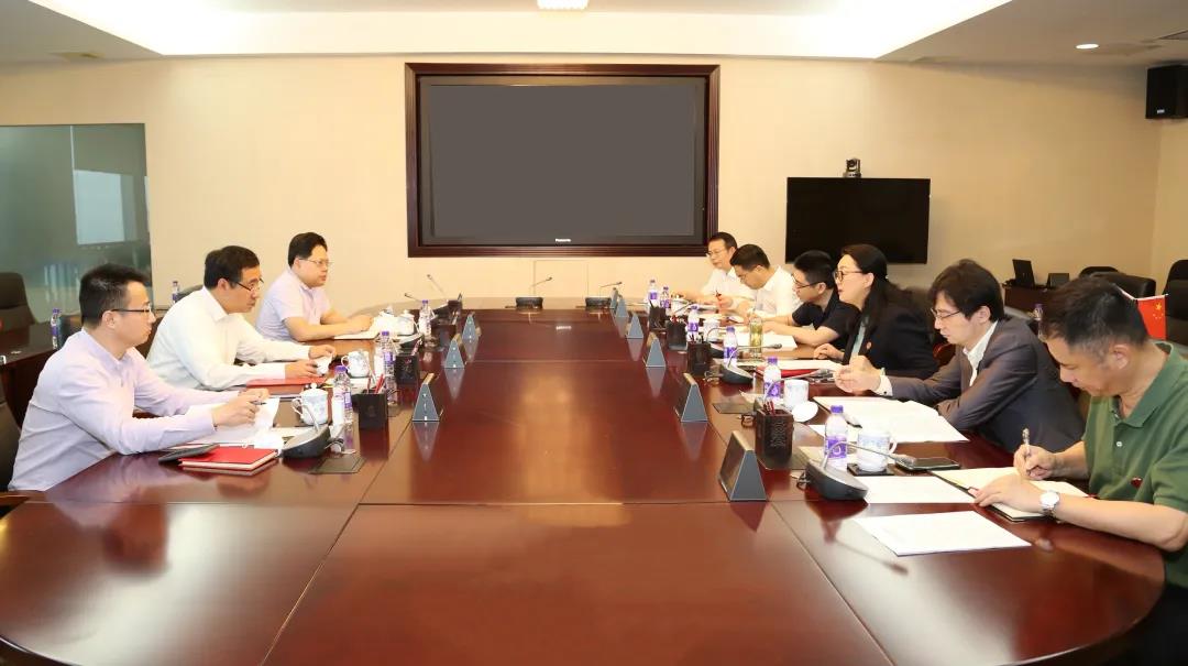 省地方金融監管局局長于海平一行蒞臨集團調研